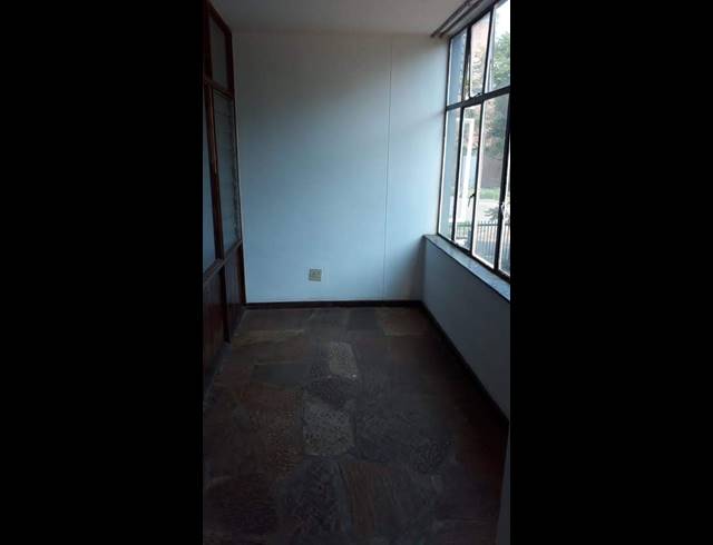 2.5 BEDROOM FLAT FOR SALE IN SUNNYSIDE